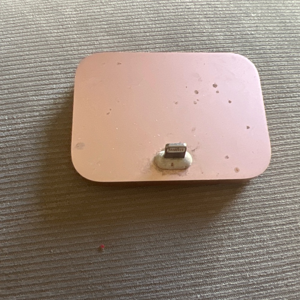Apple Lightning Dock – Rose Gold iPhone Charging Stand